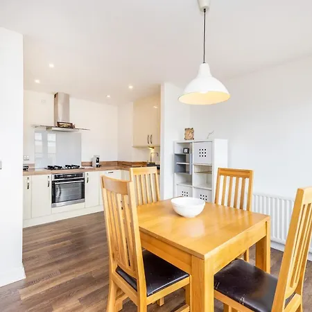 Apartament Joivy Modern 2 Bed Flat Near Inverleith Park, With Terrace And Free Parking