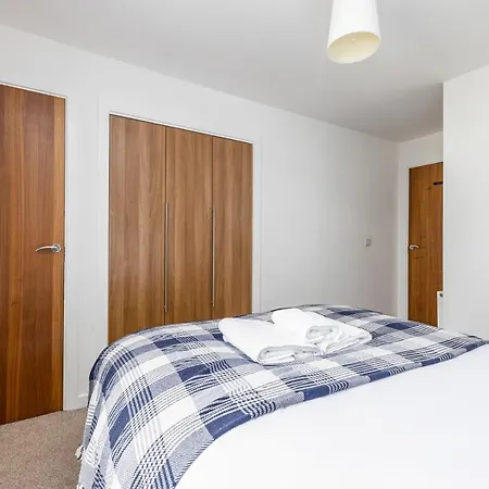 Joivy Modern 2 Bed Flat Near Inverleith Park, With Terrace And Free Parking * Edynburg