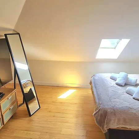 Spacious 3 Bed City Centre Apartment * 爱丁堡