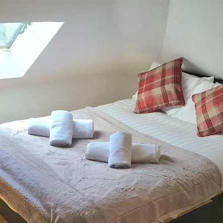 公寓 Spacious 3 Bed City Centre Apartment *