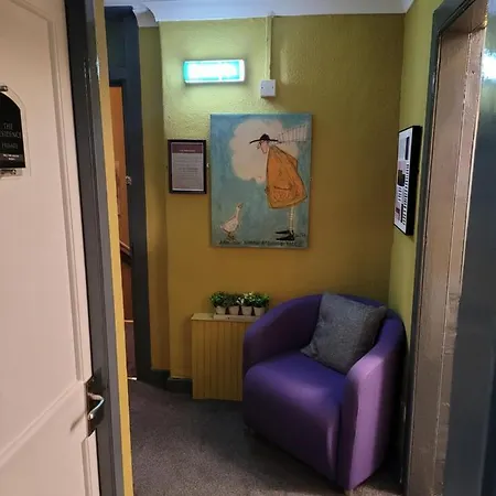 Gasthuis The - No 8 Edinburgh