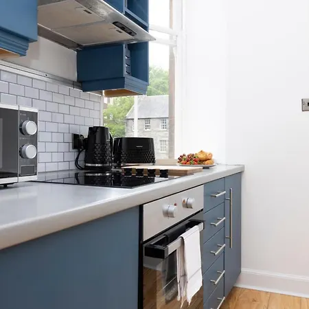 Joivy Glamorous1-bed Flat Overlooking Grassmarket Edinburgh