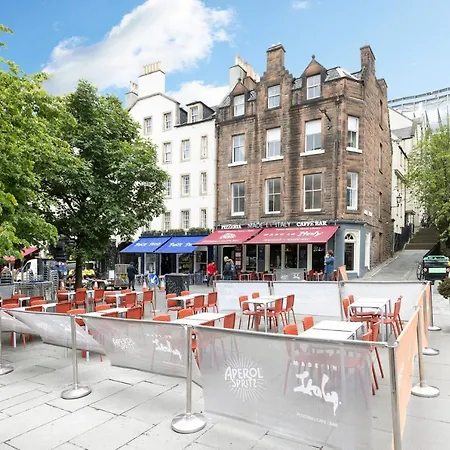 Joivy Glamorous1-bed Flat Overlooking Grassmarket * 爱丁堡