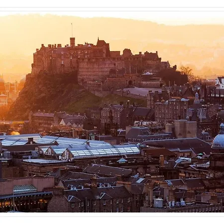 Apartmán Spacious And Modern 2 Bedroom Flat Near The Centre *