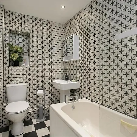 Dreghorn House 5 B-rooms 9 Beds 3 Toilets 2 Showers,1 Bath 2 Receiption Secure Free Parking 233 Wifi Дом отдыха Эдинбург