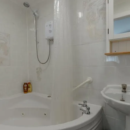 Stylish Flat In With Private Garden