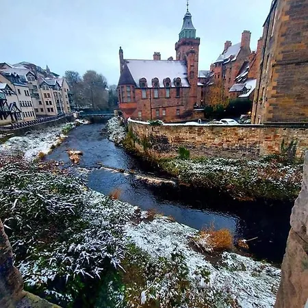 Bed & Breakfast Edinburgh's Dean Village River View Retreat *