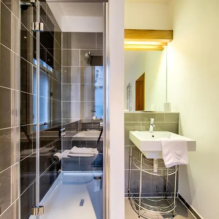 公寓 Sumptuous 2br Next To Castle!