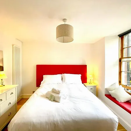 Prime New Town. Newly Reno'd Cosy Nest Эдинбург