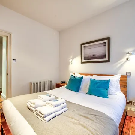 Sumptuous 2br Next To Castle!