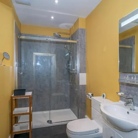 Superb 3beds House In Chic Area Of The Centre - Pass The Keys Holiday home