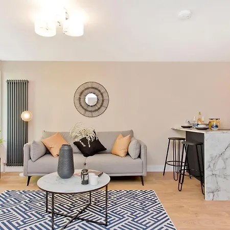 아파트 Modern Centre 2 Bedroom 2 Bathroom Apartments, Main Door Ground With Private Parking 에든버러
