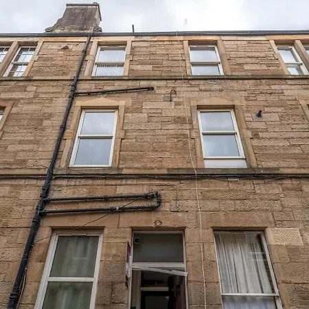 Superb 1 Bed Flat In Traditional Victorian Building - Pass The Keys Edinburgh