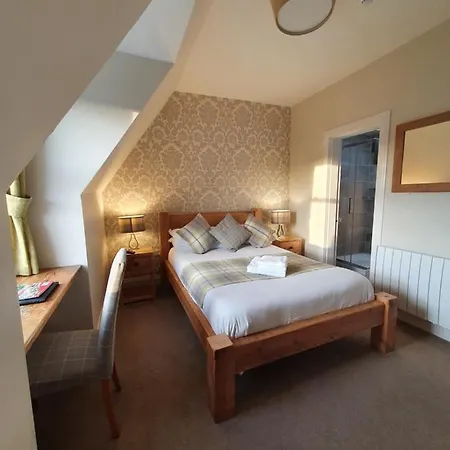 18 Craigmillar Park 4*