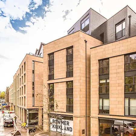Sophisticated Studio For 2 W/ Edin Castle Views