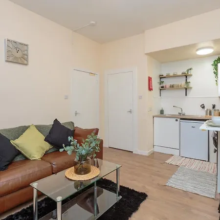 Cozy 1b Groundfloor - 8 Minute From Centre