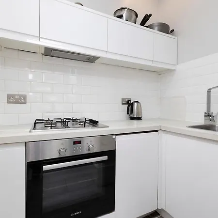 4-bed Flat By Princes Street