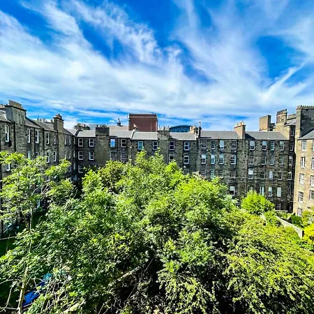 Apartment Open Plan 2 Bed Apt, Near Castle