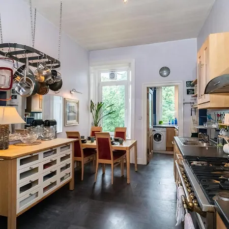Pass The Keys Quiet 2beds Flat With High Ceilings And Great Views * Edimburgo