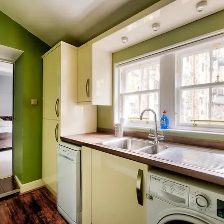 公寓 Bright And Airy 3 Bedroom Traditional In Stockbridge
