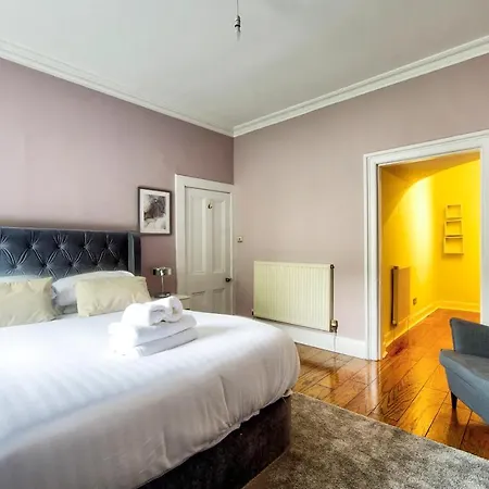 公寓 Bright And Airy 3 Bedroom Traditional In Stockbridge *