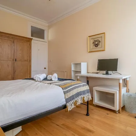Pass The Keys Spacious 2beds Flat With Amazing Views Near The Meadows Appartement
