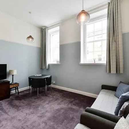Guestready - Remarkable 2-Bedroom Apartment In Holyrood Park Edimburgo