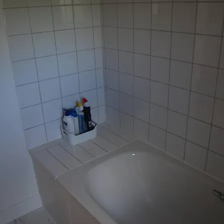 Two Bed Flat Close To Arthur's Seat And