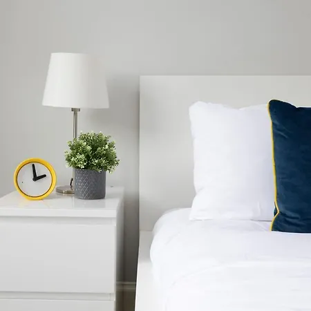 Apartment 4-bed Flat By Princes Street Edinburgh