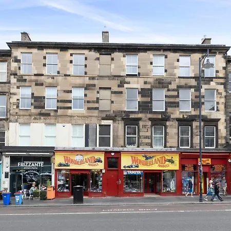 Joivy Splendid 4-bed Flat Near The Castle Apartmán *