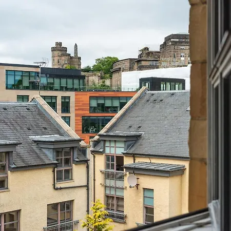 Spacious Royal Mile 2 Bed Apt With Private Parking Apartment Edinburgh