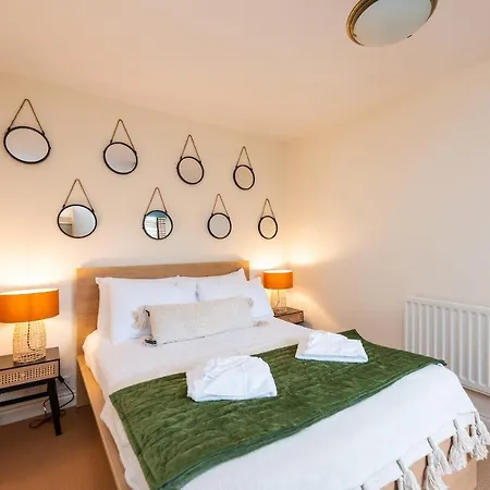 Spacious Royal Mile 2 Bed Apt With Private Parking * Edinburgh