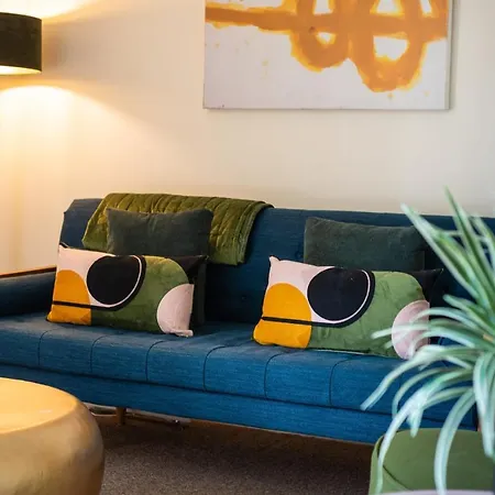 Spacious Royal Mile 2 Bed Apt With Private Parking Edinburgh