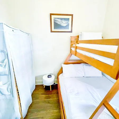 Open Plan 2 Bed Apt, Near Castle Apartmán Edinburgh