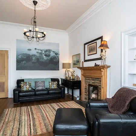 Pass The Keys Quiet 2beds Flat With High Ceilings And Great Views Appartamento Edimburgo