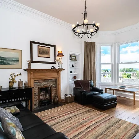 Pass The Keys Quiet 2beds Flat With High Ceilings And Great Views * Edimburgo