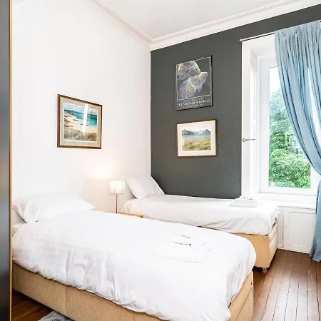 Pass The Keys Quiet 2beds Flat With High Ceilings And Great Views Appartamento *