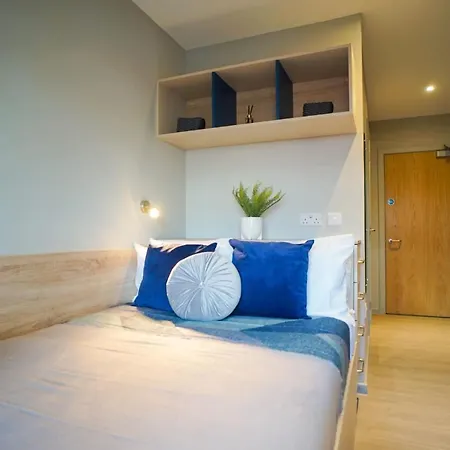 Apartment For Students Only - Straits Meadow In Centre Edinburgh