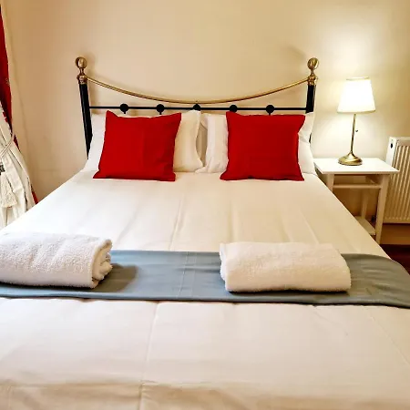 Georgian 2 Bedroom *