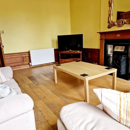 Georgian 2 Bedroom Apartment Edinburgh