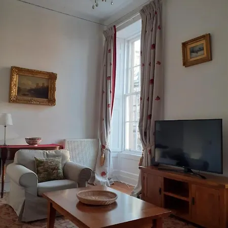 St Quarter 2 Bed