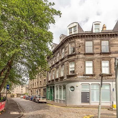 Apartment Spacious Edinburgh Apartment By The Shore - Free Street Parking Edinburgh