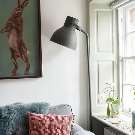 Charming Cosy Flat In The Heart Of Edinburgh