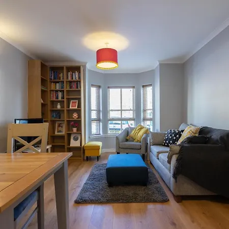 Home At Hopetoun Edinburgh