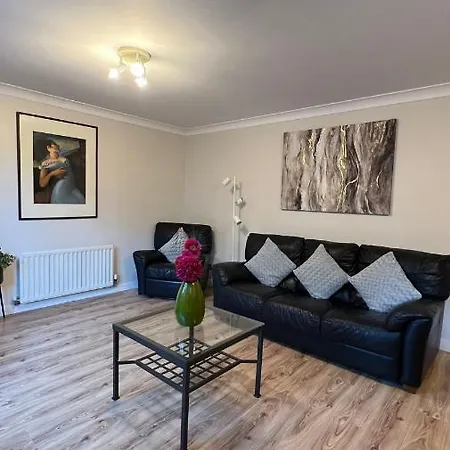 Centre - Powderhall Modern Spacious 2 Bedroom With Free Parking