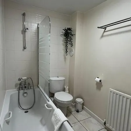 شقة Centre - Powderhall Modern Spacious 2 Bedroom With Free Parking