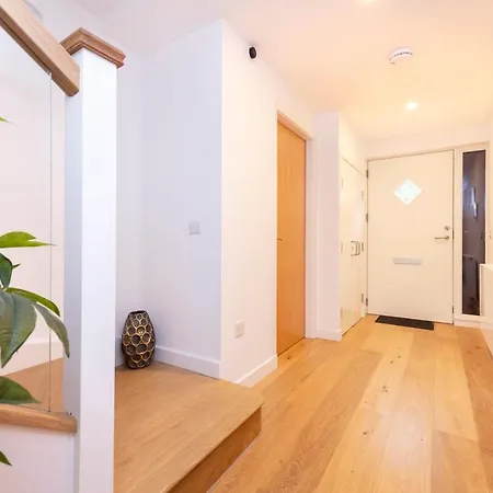 Modern 3-storey 3-bedroom * Édimbourg