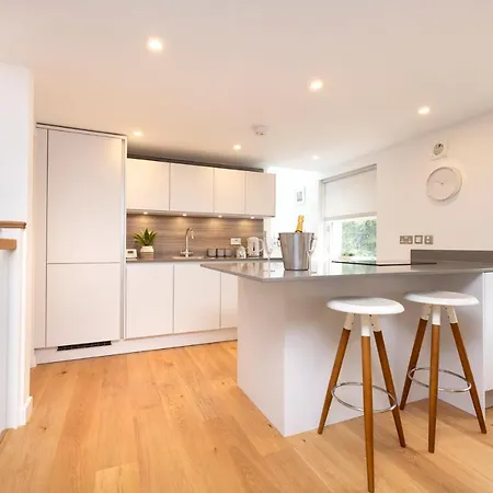 아파트 Modern 3-storey 3-bedroom *