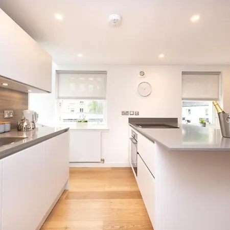 Appartement Modern 3-storey 3-bedroom