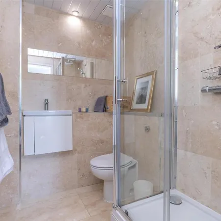 Homestay The Spectrum Edinburgh